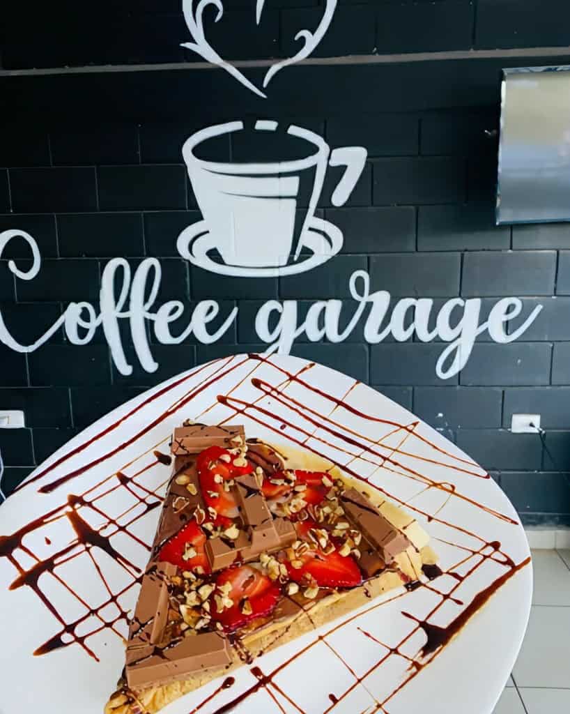Coffe Garage inició en una cochera y ahora es un cómodo establecimiento