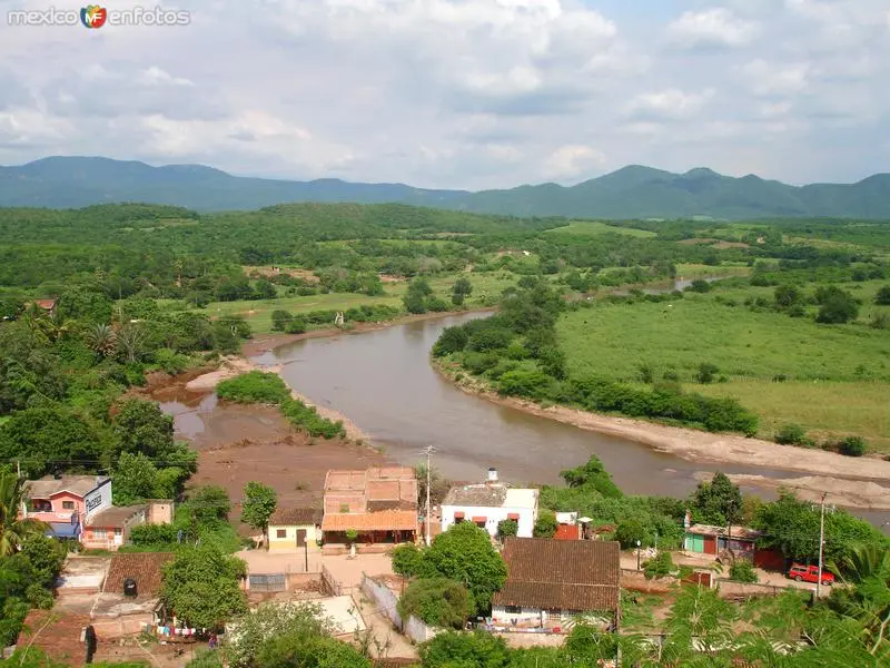 El Quelite y su río del mismo nombre. México en fotos