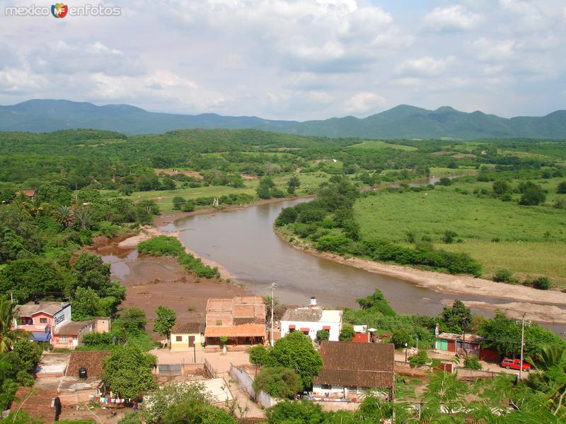 El Quelite y su río del mismo nombre. México en fotos