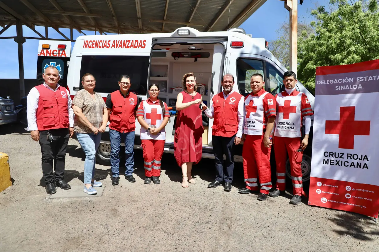 Entrega Secretaría de Salud de Sinaloa una ambulancia a Cruz Roja Mexicana.