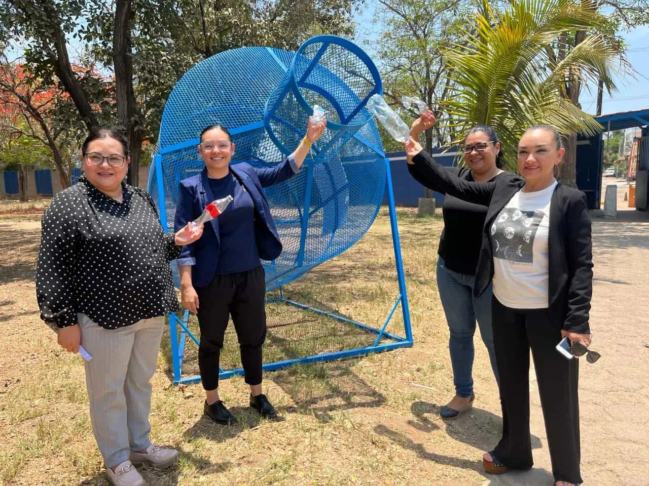 Ecología e Upsin se unen en la separación de residuos.