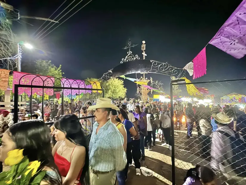 Cientos de personas festejan a San Antonio, en El Fuerte