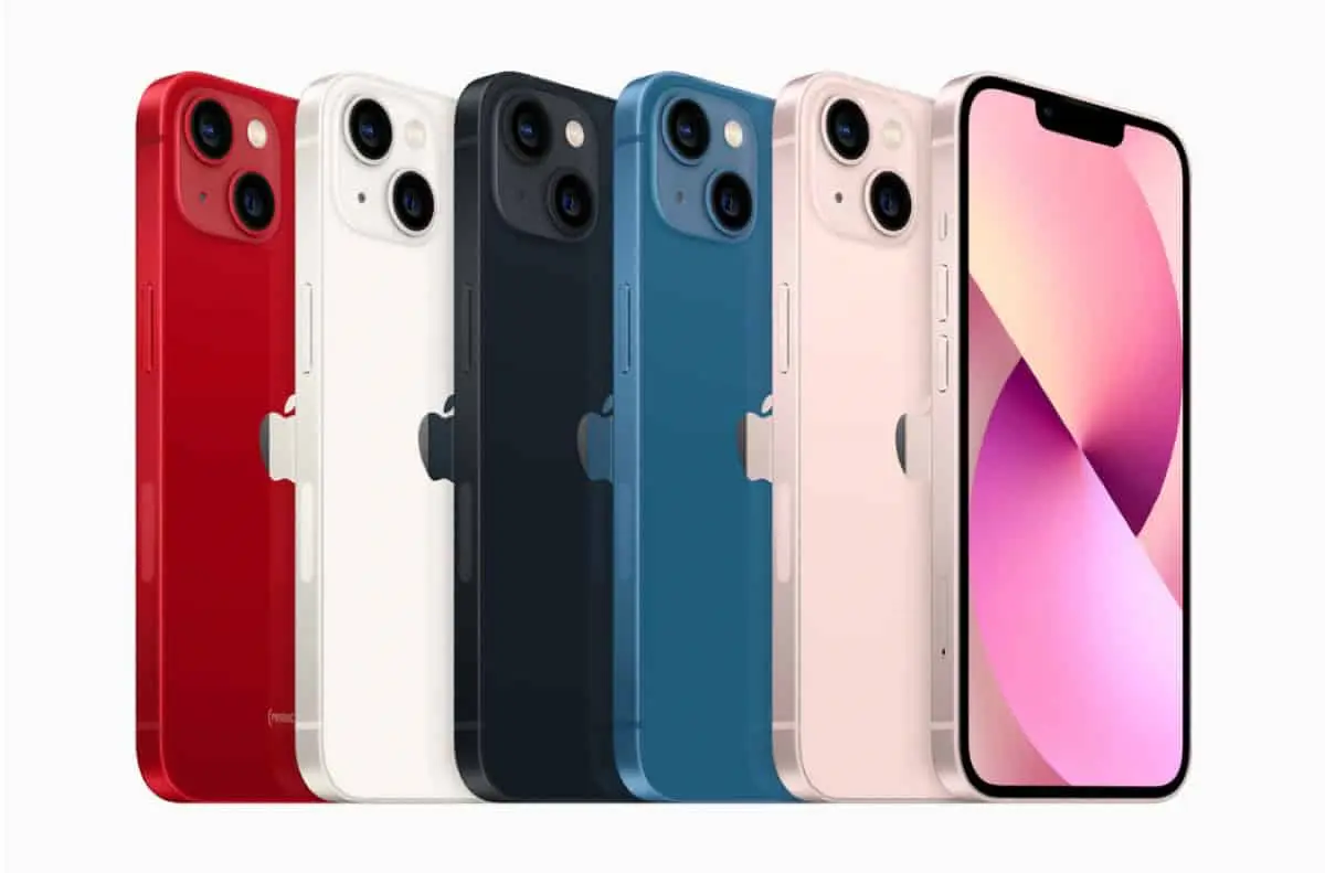 El iPhone 13 Mini está disponible en varios colores. Foto: Apple