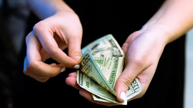 Precio del dólar hoy lunes 17 de junio de 2024; entérate aquí el tipo de cambio en bancos de México.