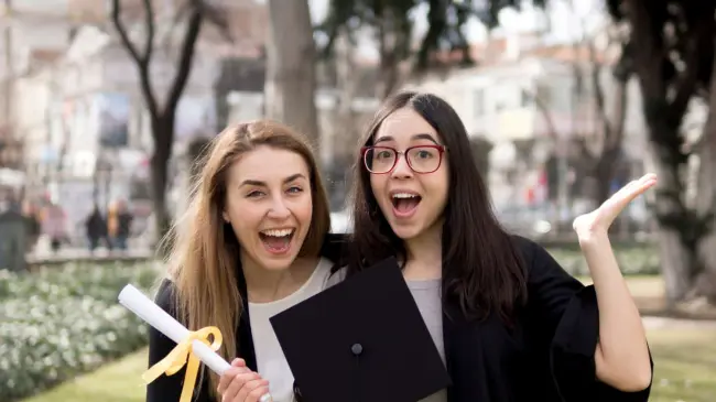 Palabras o mensaje de despedida para graduación en secundaria. Foto: Freepik