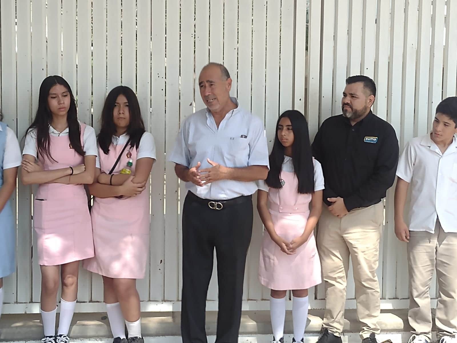El director Joaquín Murillo Salas reconoció el trabajo realizado por Suma y sus estudiantes.