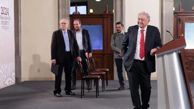 AMLO durante la mañanera de este martes.