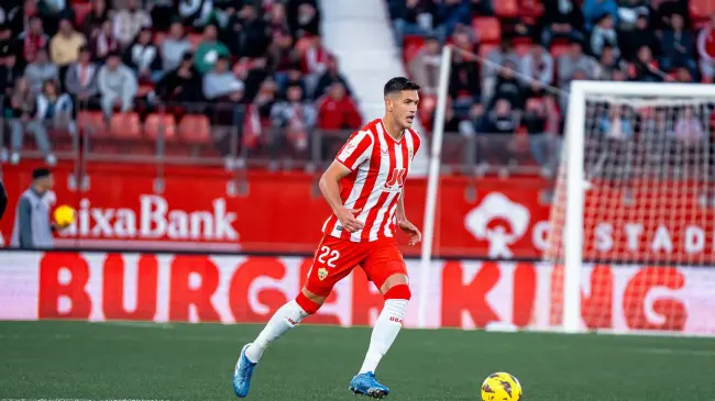 César Montes podría cambiar de aires esta temporada | Imagen: @CJasib