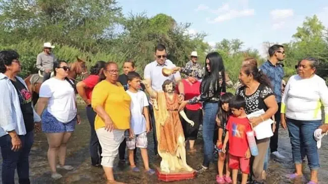 Vamos todos a bañar a San Juan para que llueva y disfruta de las tradicionales fiestas en Elota.