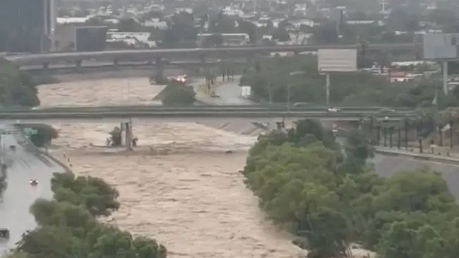 Así luce el Río Santa Catarina en Nuevo León, tras el impacto de la tormenta tropical Alberto.