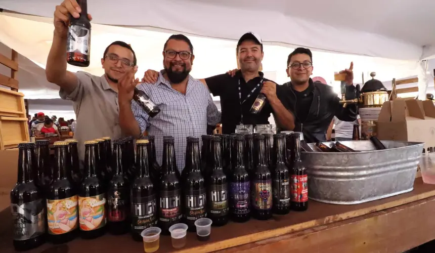 Degusta cervezas artesanales y promueve la calidad mexicana en la Expo Cerveza 2024. Foto Expo Cerveza Artesanal Gto.