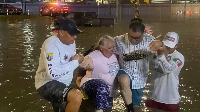 Protección Civil Mazatlán y Servicios Públicos al 100.