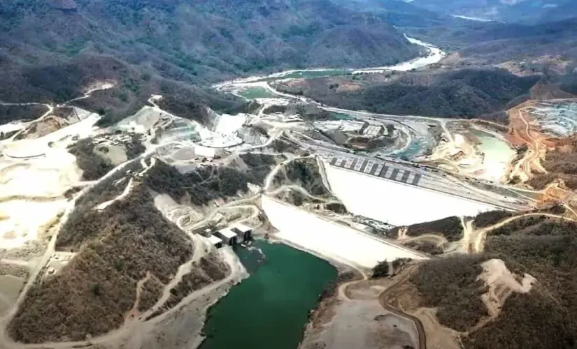 Presa Santa María sobre el Río Baluarte antes de su llenado