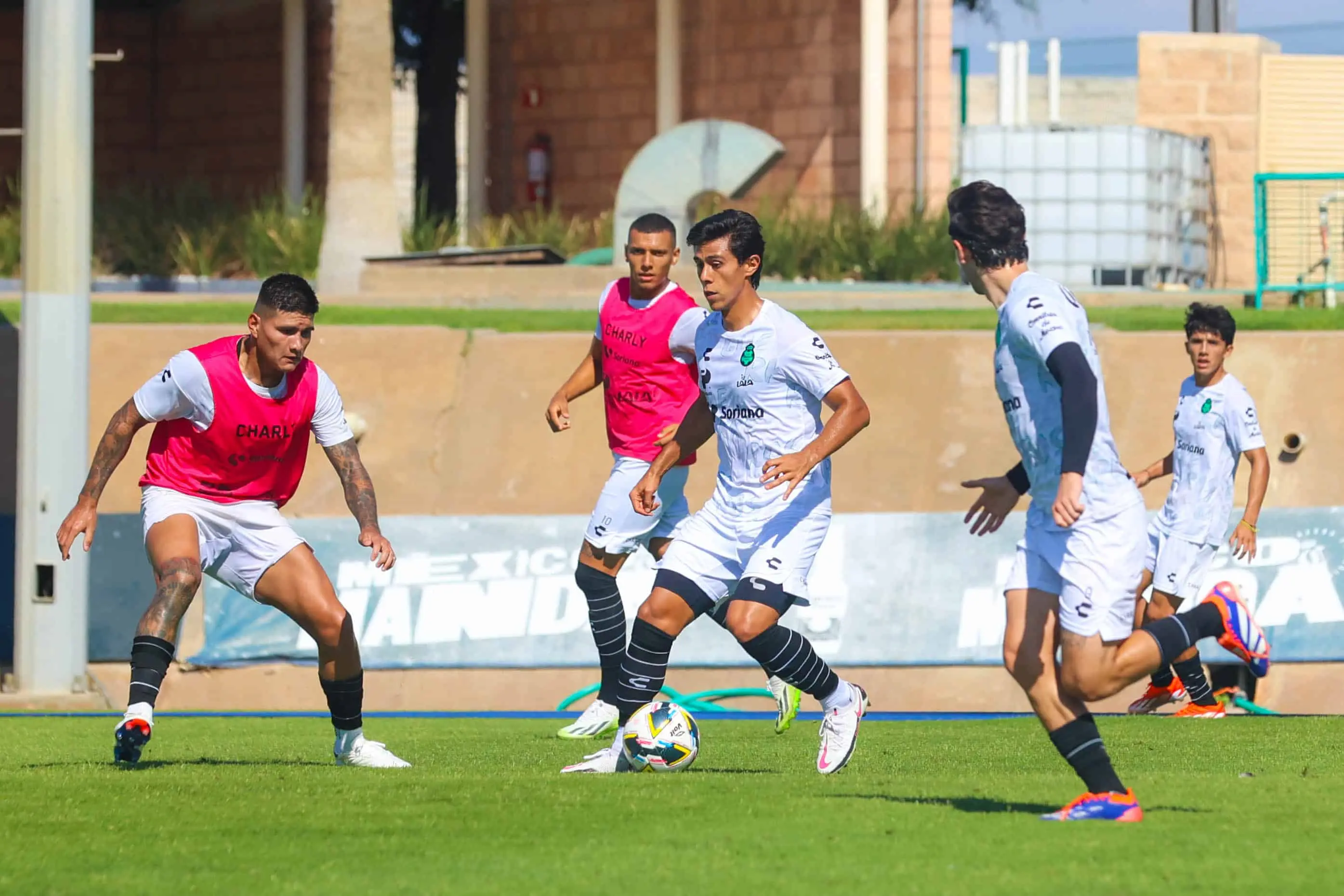 Macías ya entrena con los laguneros | Imagen: @ClubSantos