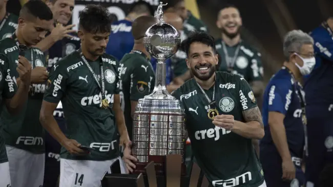 El central llega del futbol brasileño | Imagen: @garcialuan93