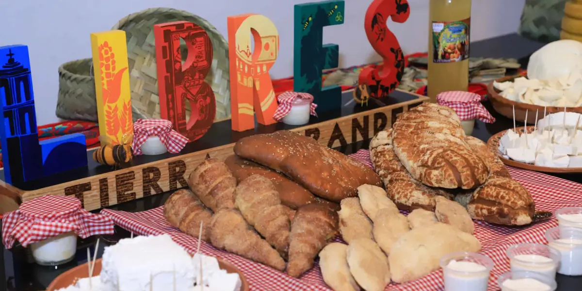 La Feria del Queso y de la Miel en el municipio Libres, ya inició, invitan a las familias a disfrutar del evento. Foto: Cortesía