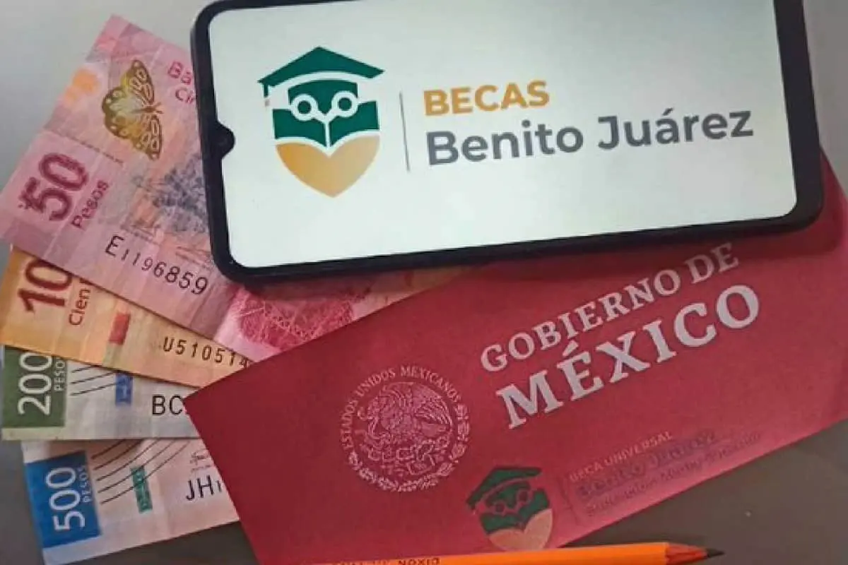 La Beca Benito Juárez se entrega a estudiantes de nivel básico, bachillerato y universidad. Foto: Cortesía