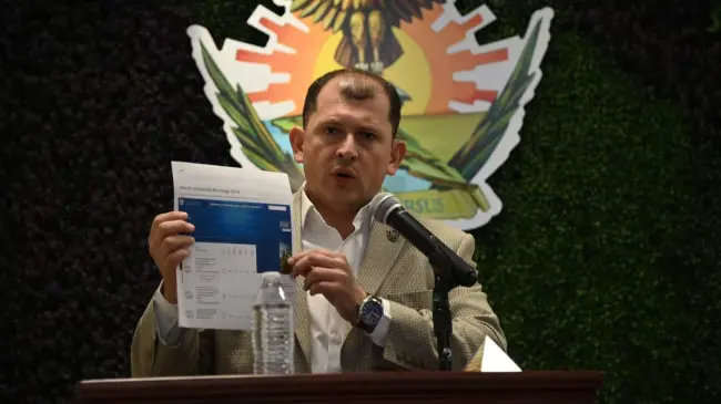 Encargado del Despacho de Rectoría, doctor Robespierre Lizárraga Otero