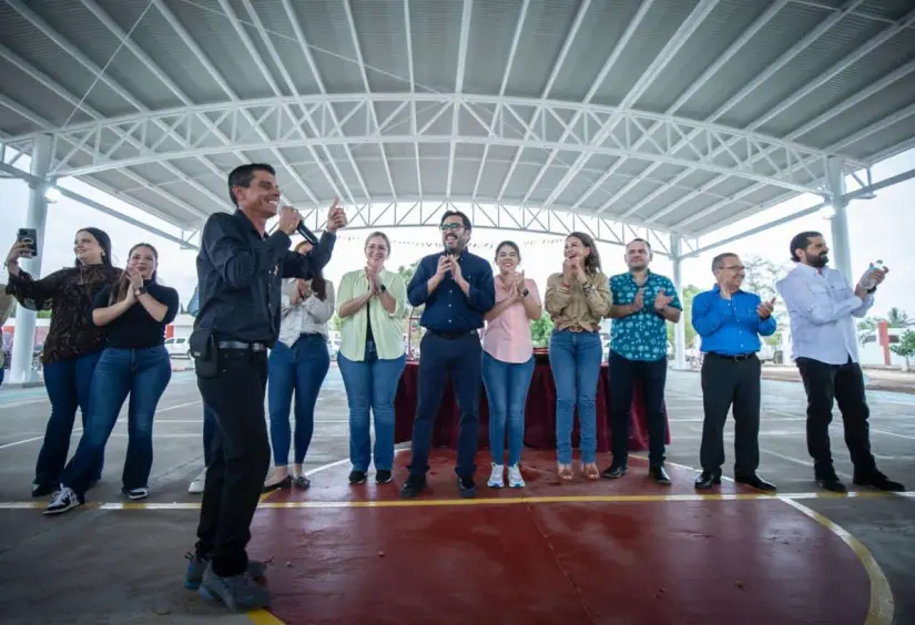 Entrega de techumbre en oso viejo