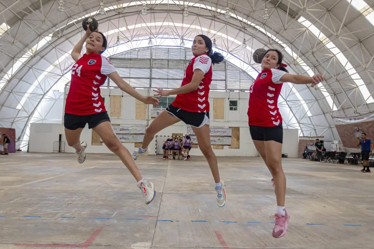 Las trillizas chihuahuenses que brillas en el handball.