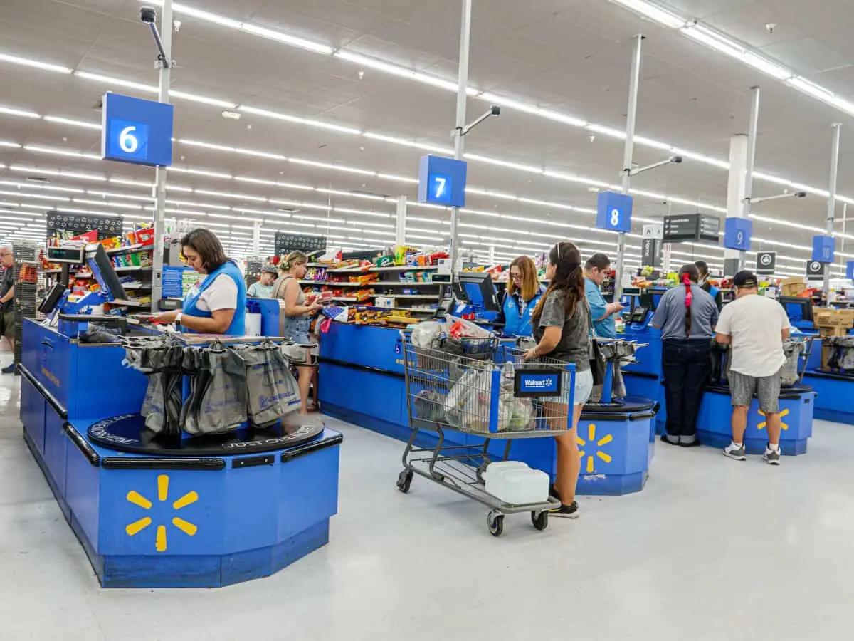 Descuentos en vinos y licores en Walmart. Foto: Cortesía