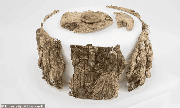 Arqueólogos descubren reliquia con Moisés y los 10 Mandamientos