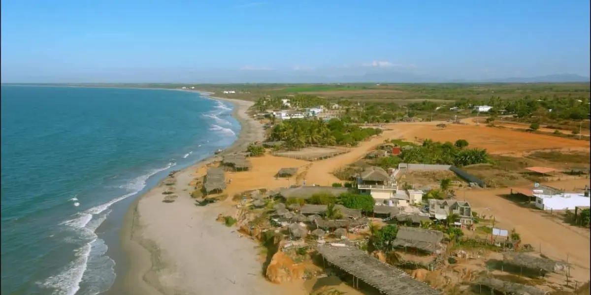 Disfruta de la tranquilidad y belleza de las playas de Sinaloa, Celestino Gasca en el municipio de Elota.