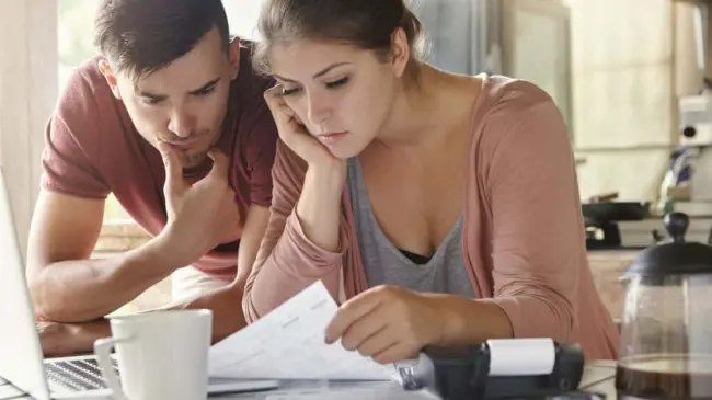 Una mala calificación en tu historial crediticio te puede afectar. Foto: Freepik