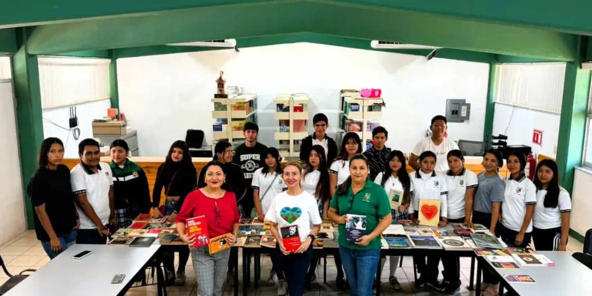 Enriquecen con más libros biblioteca de CBTA 261 de Villa Juárez, Navolato