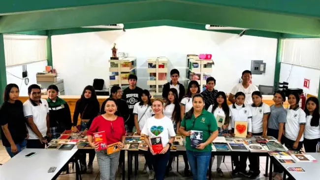 Enriquecen con más libros biblioteca de CBTA 261 de Villa Juárez, Navolato
