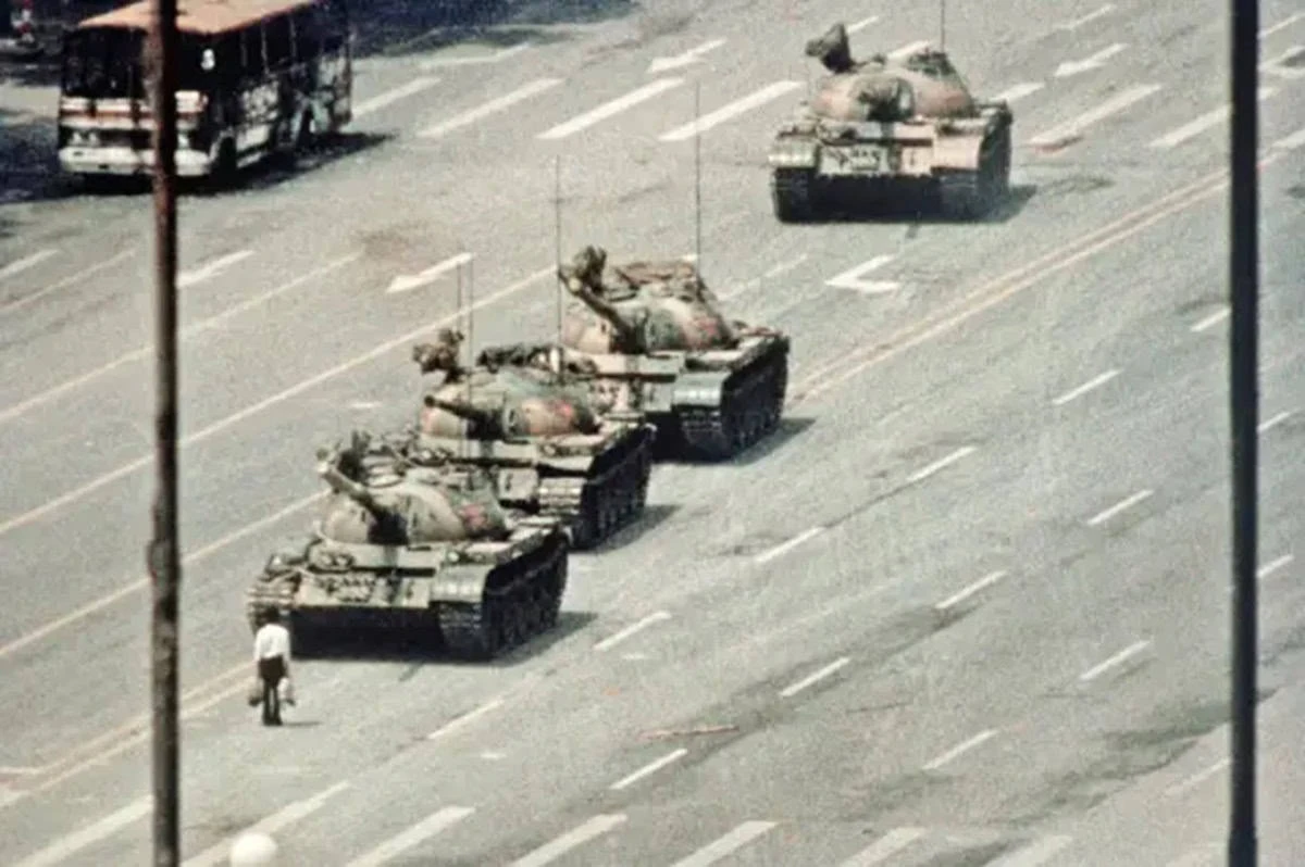 El hombre del tanque: Foto: Jeff Widener