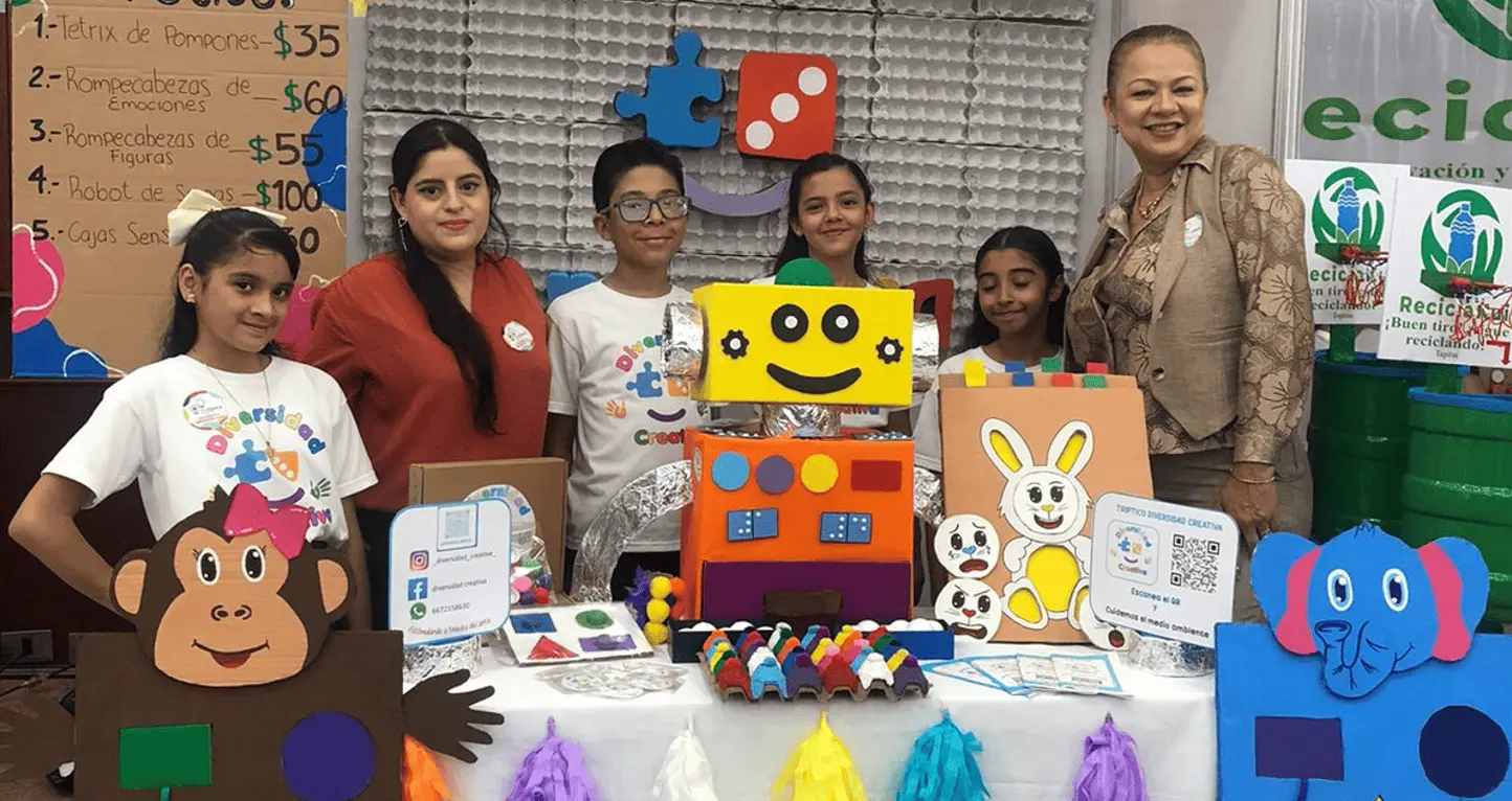 Los estudiantes de 5to grado de la primaria Fraternidad en Barrancos ganan el concurso Juguemos a Emprender de Proeduca. Foto: Cortesía.