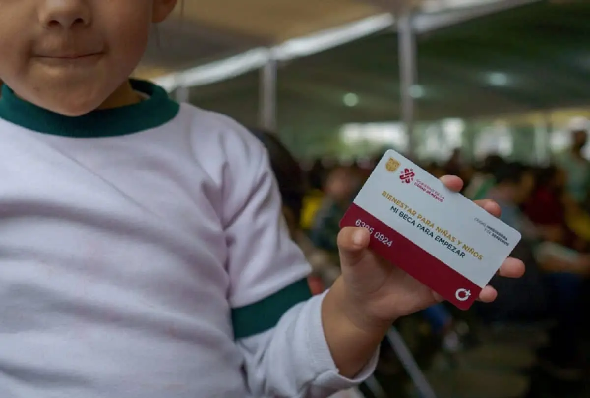 Mi Beca para Empezar, Realiza este trámite para recibir el pago de uniformes y útiles escolares