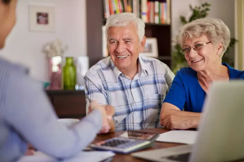 ¿A qué edad puedo retirar mi Afore o parte de él? Puedes retirar parte de tu Afore por desempleo o por matrimonio. Foto: Freepik