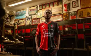 Liga MX: Los rojinegros del Atlas presentan su nueva indumentaria