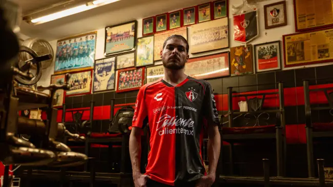 Indumentaria de local de los rojinegros | Imagen: @AtlasFC