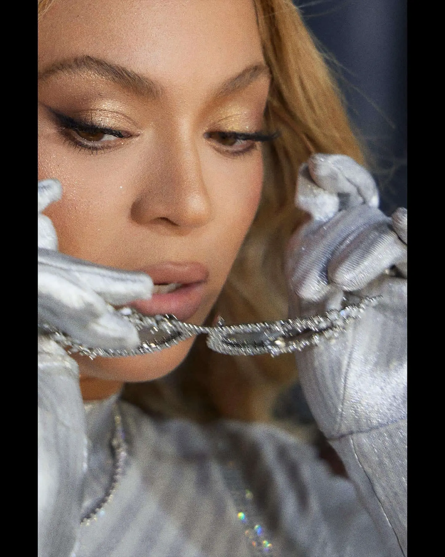 Beyoncé luce una mirada encantadora con sus pestañas pelo apelo