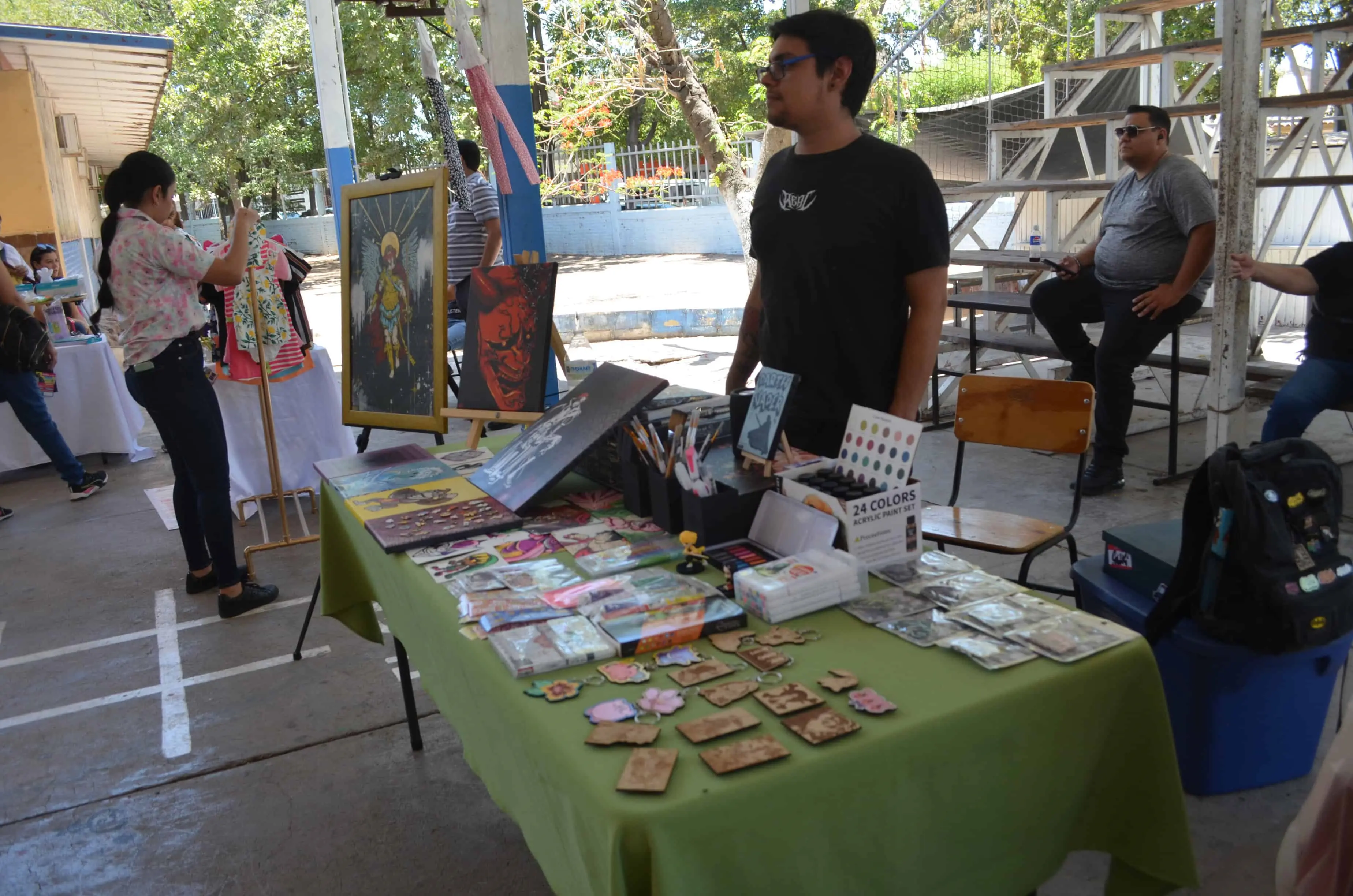 Expo Venta en la primaria, Josué R. Díaz 