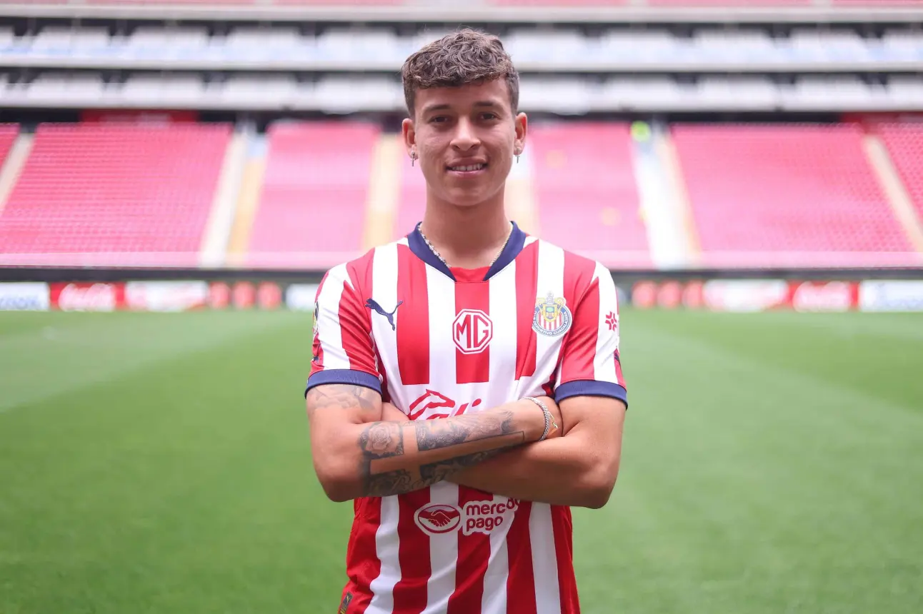 Fidel Barajas ya fue presentado | Imagen: @Chivas