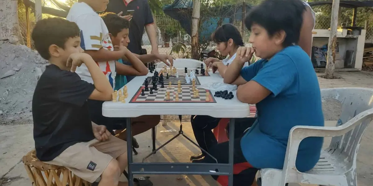 Los niños y niñas de la colonia Amado Nervo, tienen afición y desean llegar lejos, ganar a sus amigos, sentir seguido el placer de triunfo, por tal motivo ya organizan torneos. Foto: Juan Madrigal