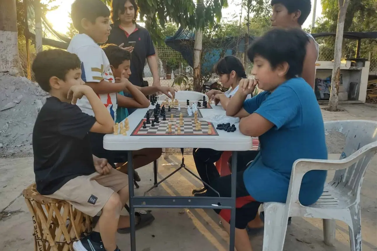 Los niños y niñas de la colonia Amado Nervo, tienen afición y desean llegar lejos, ganar a sus amigos, sentir seguido el placer de triunfo, por tal motivo ya organizan torneos. Foto: Juan Madrigal