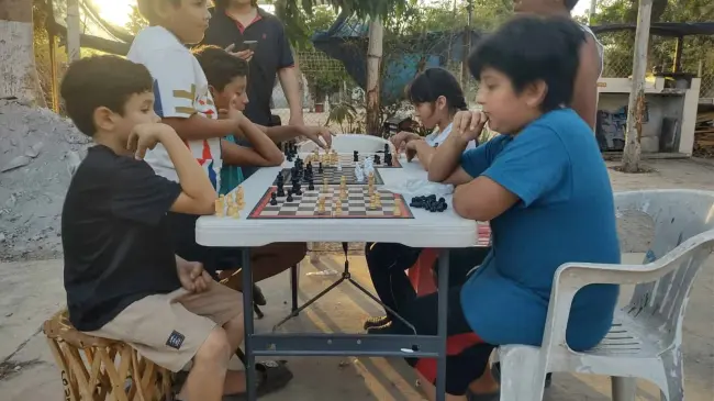 Los niños y niñas de la colonia Amado Nervo, tienen afición y desean llegar lejos, ganar a sus amigos, sentir seguido el placer de triunfo, por tal motivo ya organizan torneos. Foto: Juan Madrigal