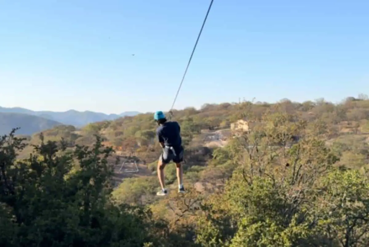 ¿Cuánto cuesta la tirolesa en Sierra de Lobos, Guanajuato? Cortesía