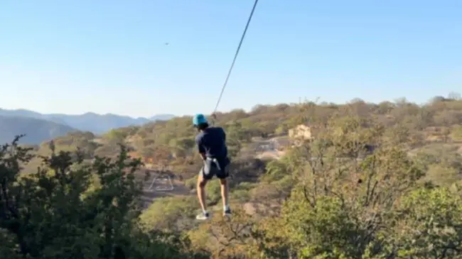 ¿Cuánto cuesta la tirolesa en Sierra de Lobos, Guanajuato? Cortesía