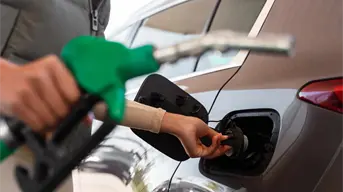Así de barata amaneció la gasolina hoy 8 de diciembre de 2025 en México