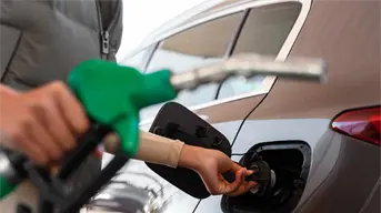 ¿Subirá el precio de la gasolina en México en 2026?