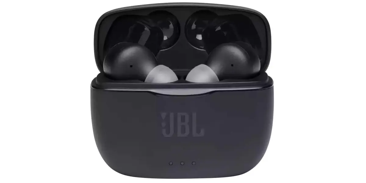 Los auriculares JBL Tune 215 TWS con buena relación entre su costo y características. Foto: Cortesía