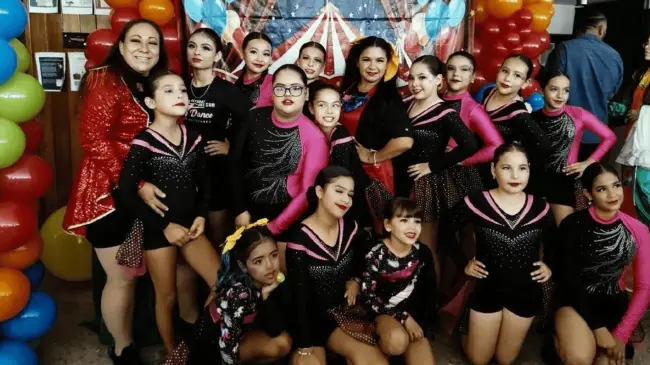 Las integrantes de la Academia de Jazz Martha Bojórquez de Alturas del Sur tuvieron una gran presentación en su cierre de ciclo.