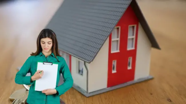 Entérate de cómo comprar una casa abandonada a precio más bajo.