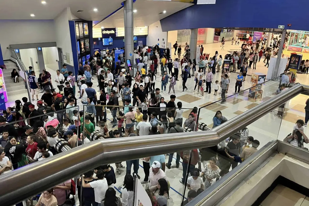 Tip para evitar la larga fila de Cinépolis en la Dulcería. Foto: Sandro A. Palacios